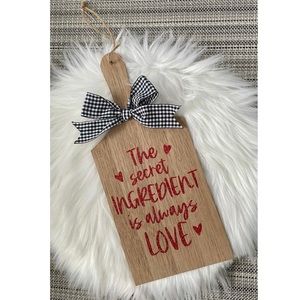 Valentine’s Day Farmhouse Love Cutting Board Kitchen Decor Glitter Sign New